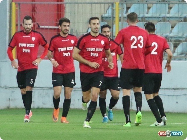 שחקני הרצליה חוגגים (עודד חסין)